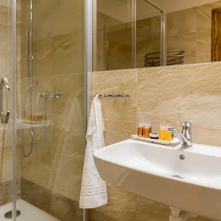 Hotel Lucni Bouda 3*